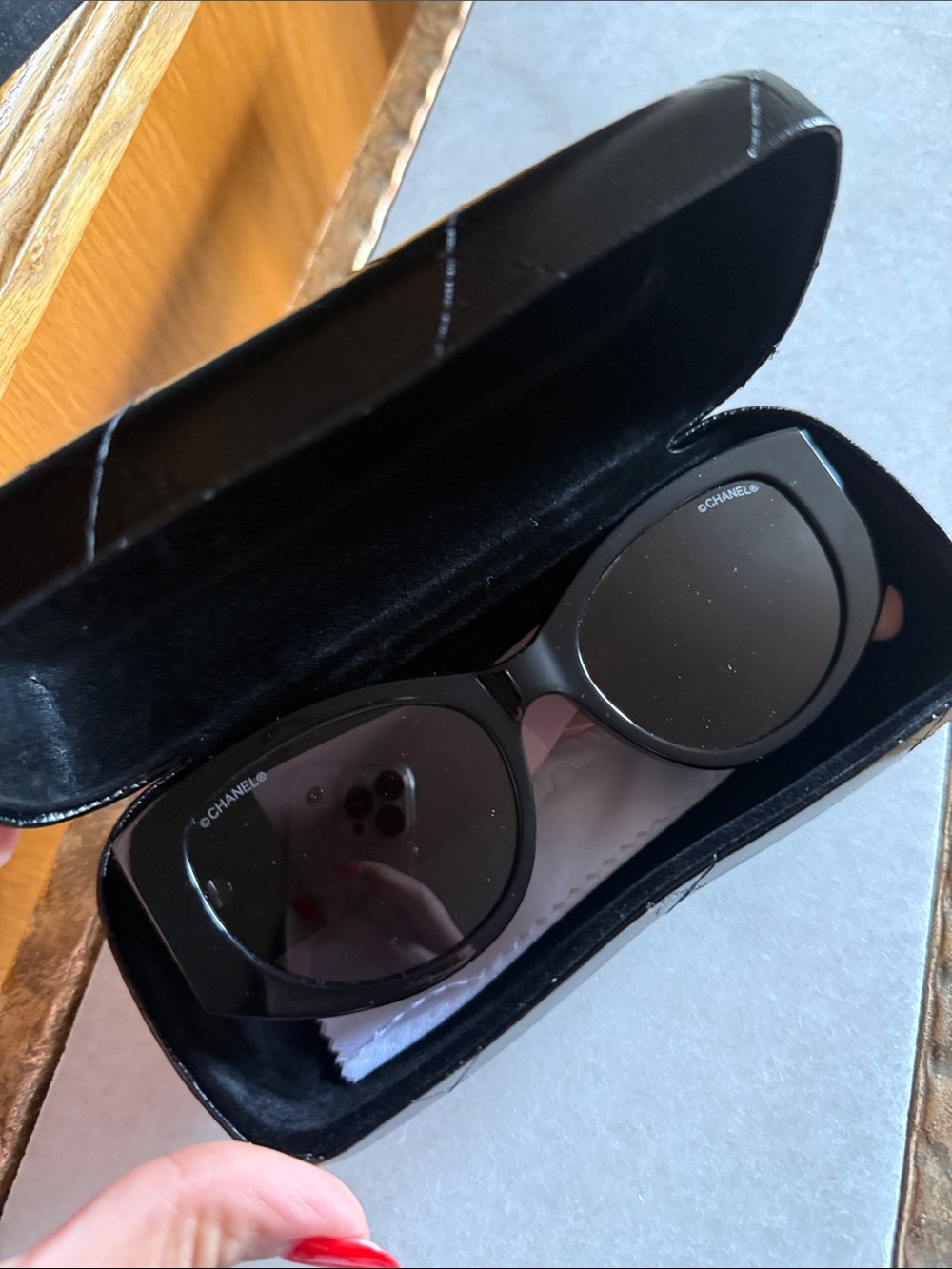 Chanel oval sunglasses - Picture 5 of 5